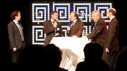 Unternehmer im Gespräch mit dem stellvertretendem Chefredakteur der AZ, Bernd Büttgens (Mitte)